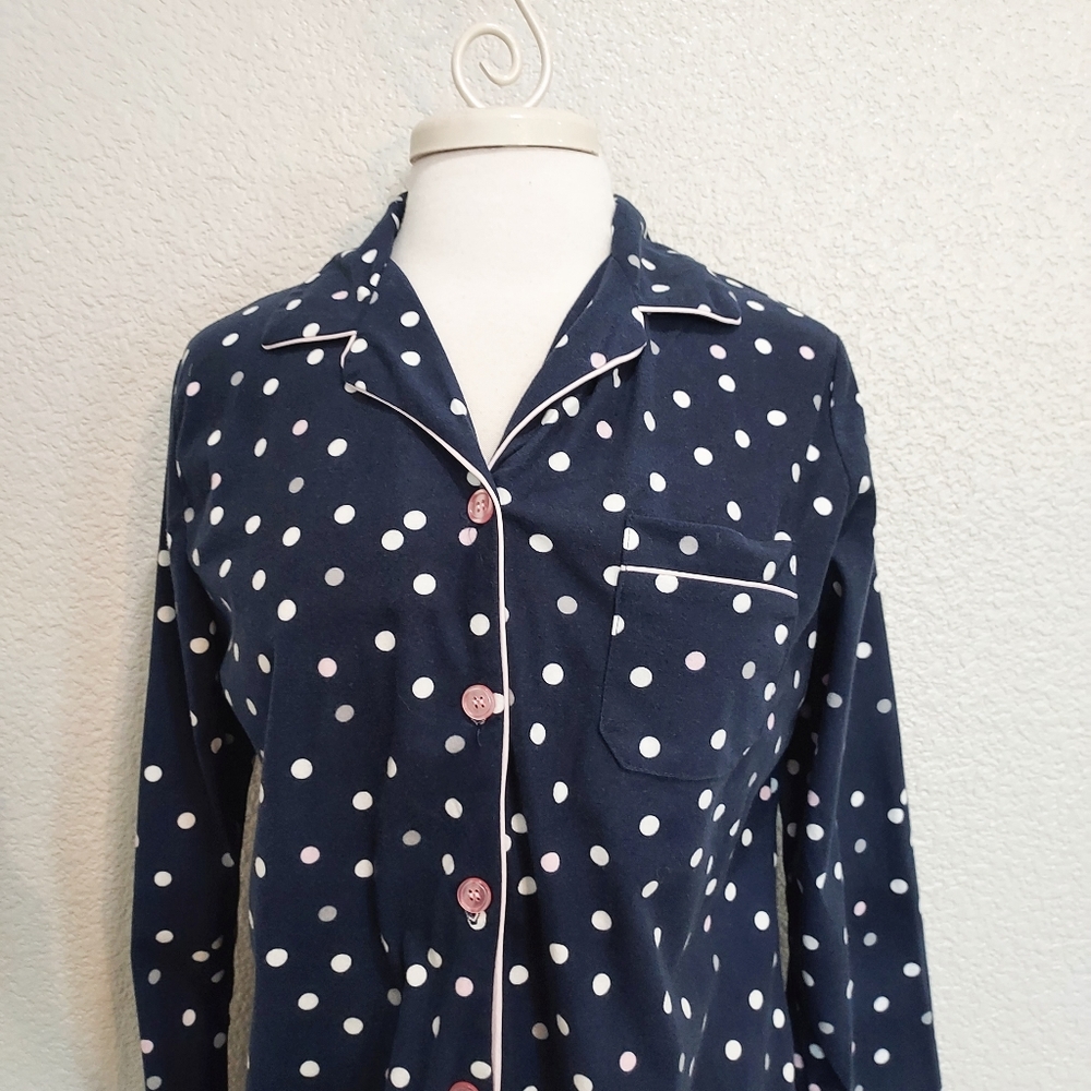 ⭐️5/$20 White Mark Blue & White Polka Dot Button Sleep Top Size Medium - Picture 9 of 10